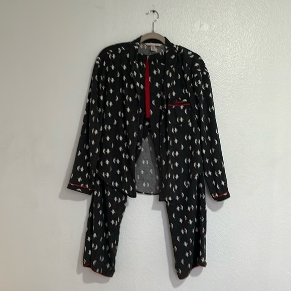 VICTORIA”S SECRET Warm pajamas with penguins in black and white size XS - Picture 1 of 9